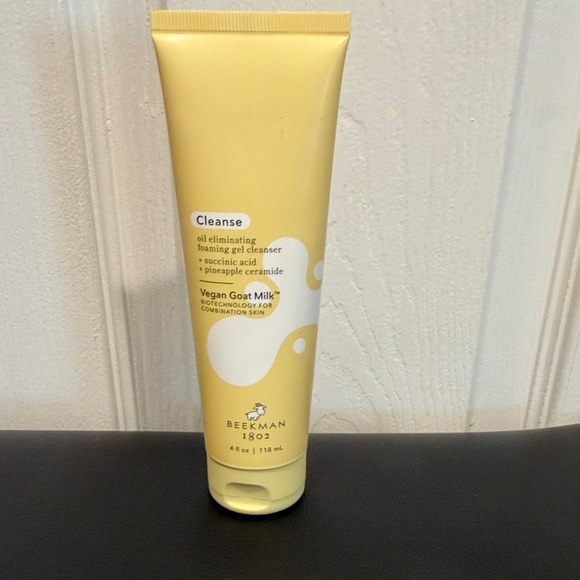 Beekman 1802 Other - Beekman 1802 Yellow Foaming Gel Cleanser